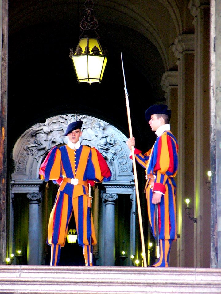 Vatican: Swiss guards