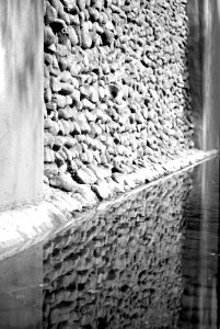 Linea asimetrica horizontal, 2 lineas asimetricas verticales.