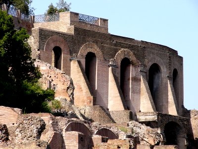 Roman Forum: building