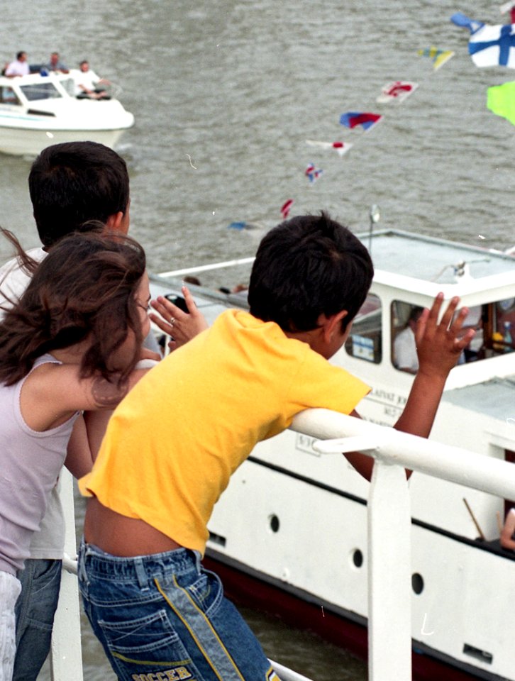 Kids waving hands