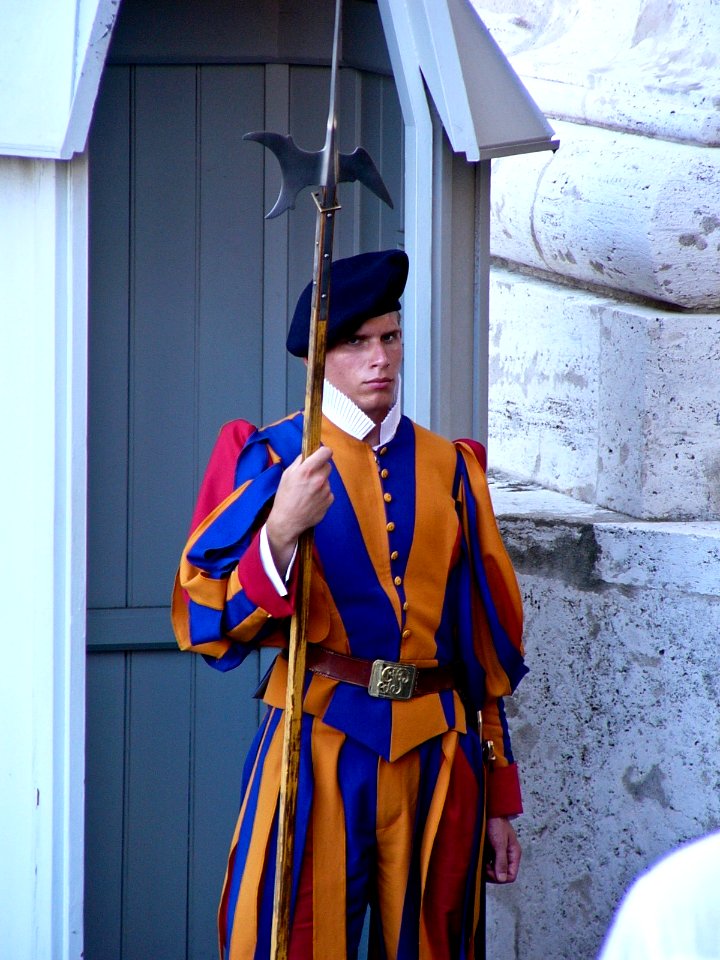 Vatican: swiss guard closeup