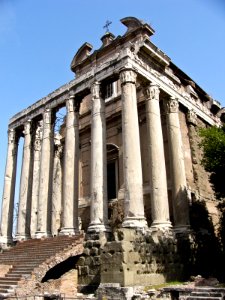Roman forum: temple?