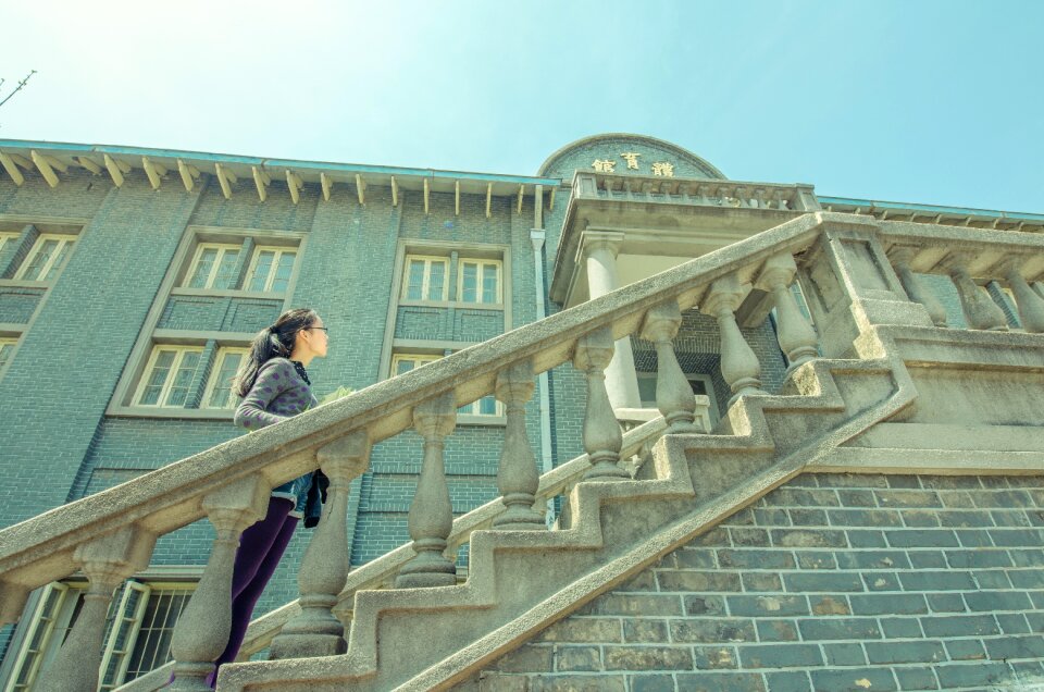 Building woman architecture