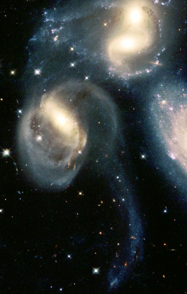 Cosmic collisions dust