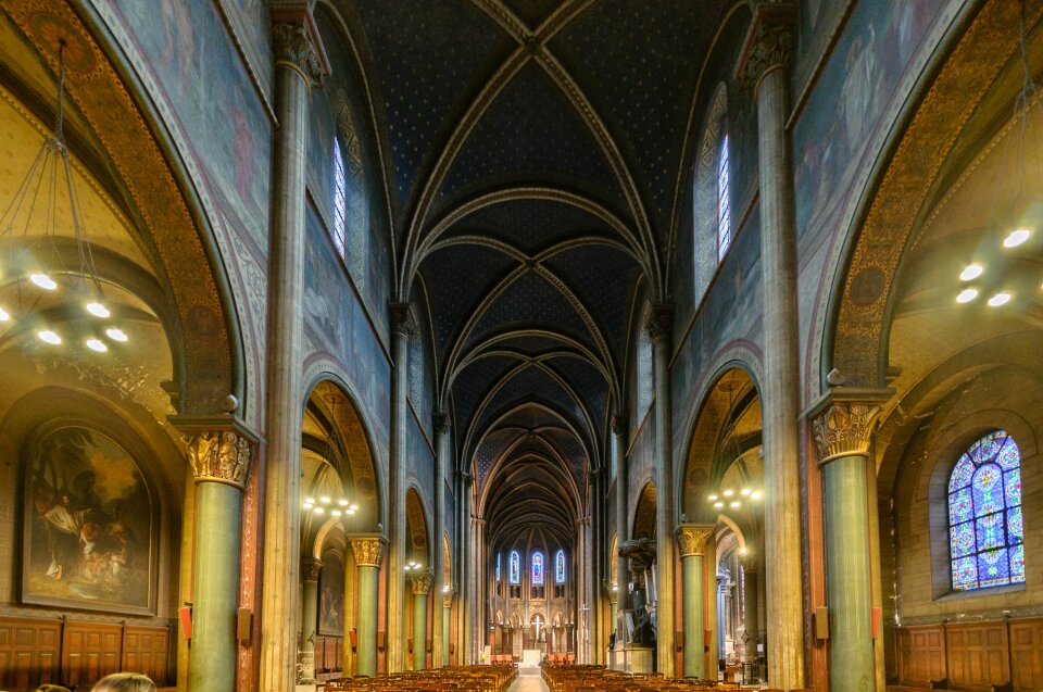 Interior architecture vault