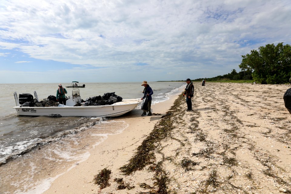 NPSPhoto M.Collier 2019 CS BeachClean MidCape Trashpickup