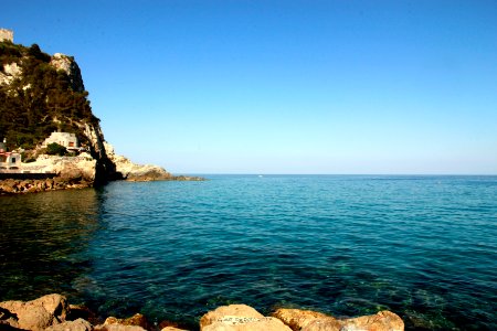 il mare visto dal piccolo molo di VARIGOTTI