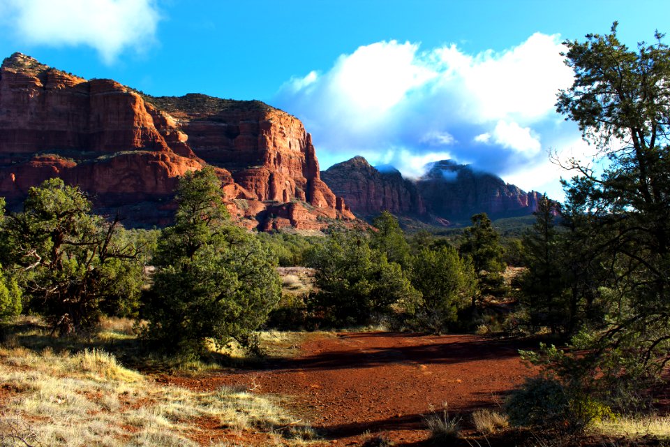 Courthouse Butte Trail