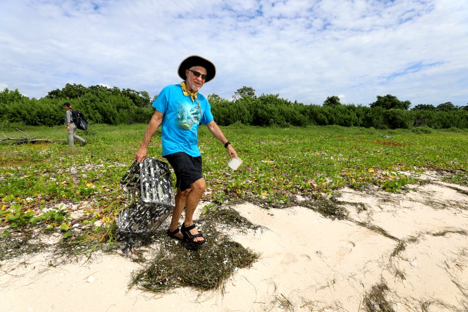 NPSPhoto M.Collier 2019 CS BeachClean EastCape (17)