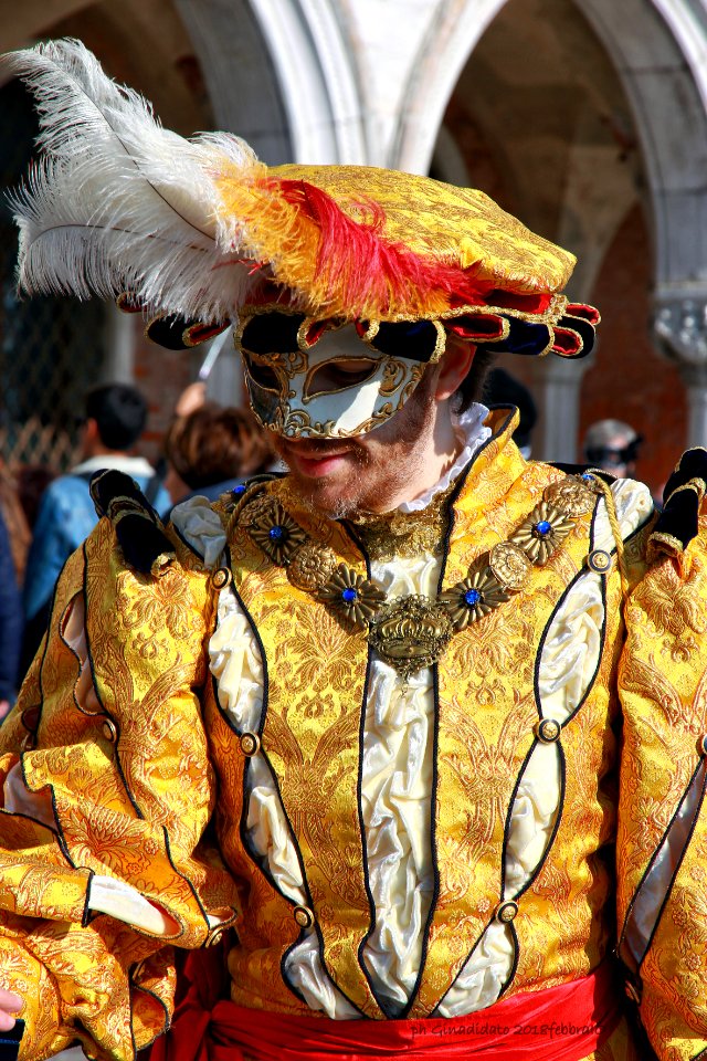 la maschera...in giallo