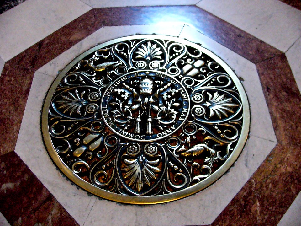 Vatican: St. Peter's Cathedral floor details