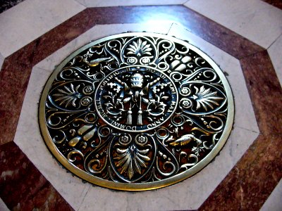 Vatican: St. Peter's Cathedral floor details