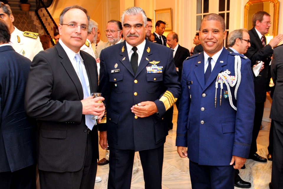 Subsecretario Adjunto de Defensa Frank Mora en Uruguay