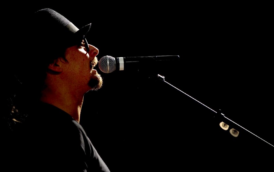Entertainer recording artist