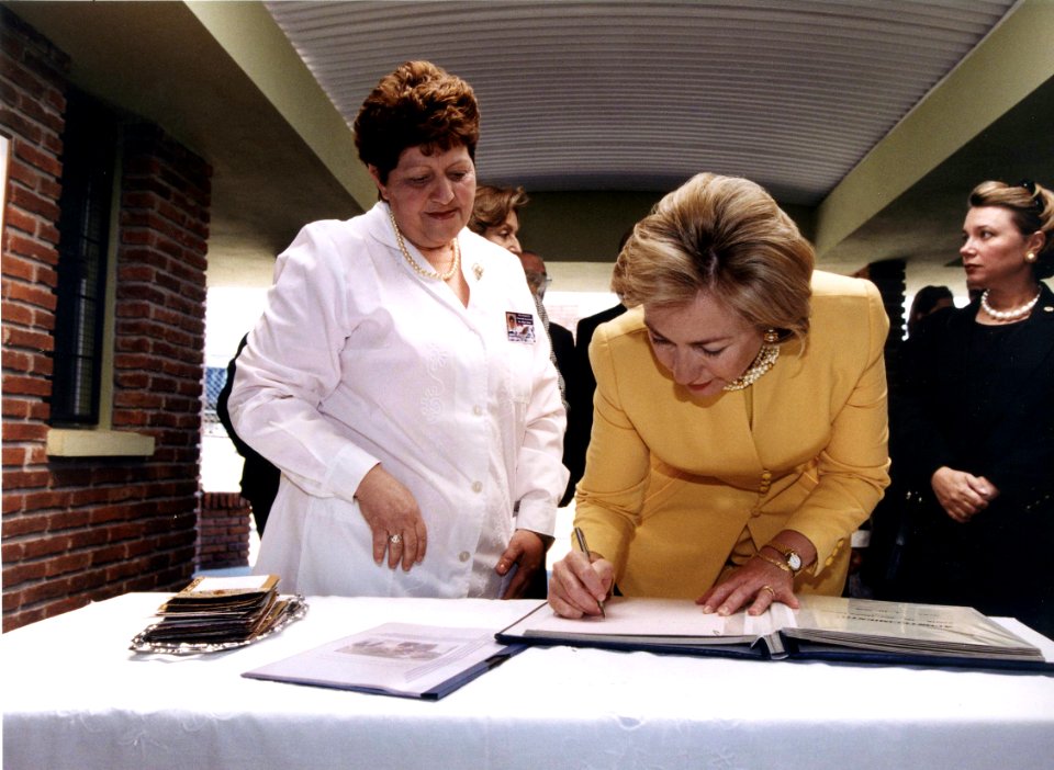 1998: Primera Dama Hillary Clinton en Uruguay