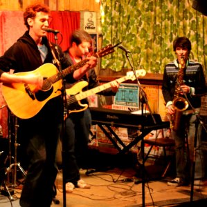 The Traveling at Roadhouse Rags