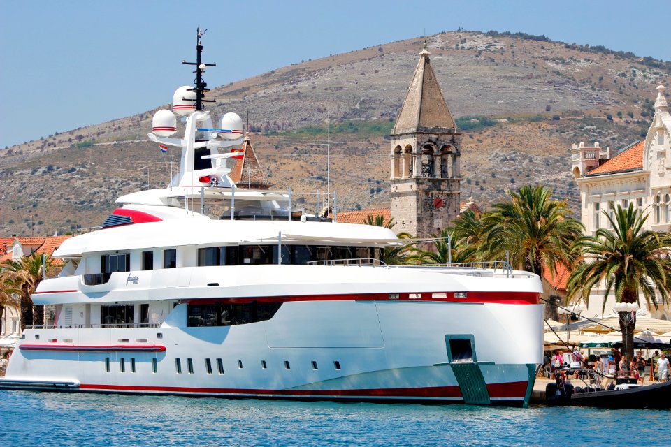 Forever One, Motor Yacht
