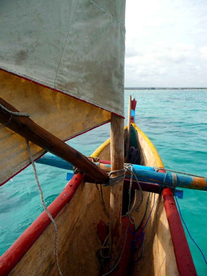Color ocean turquoise