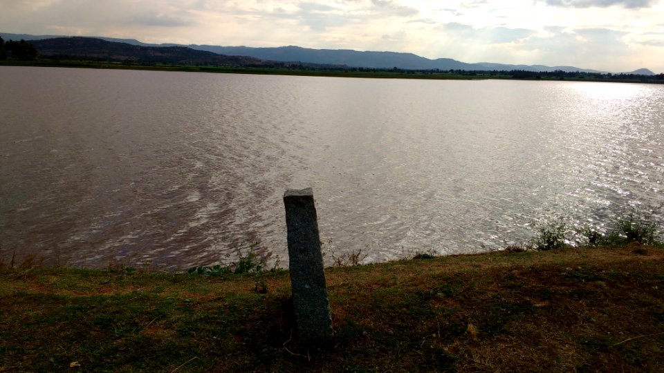 Tungabhadra River, Hampi photo