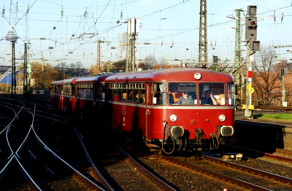 798 760-5 Köln-Deutz 2015-11-02-04