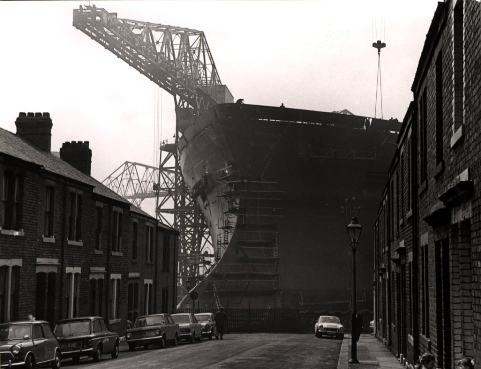 018490:ESSO Northumbria Wallsend 1969