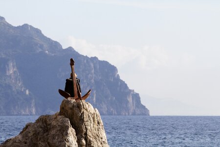 Yet sea cliff