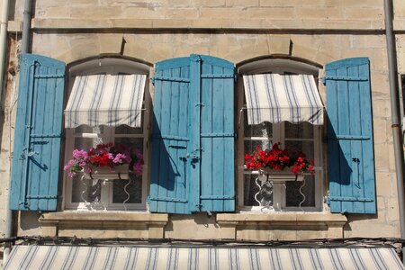 Holiday window style