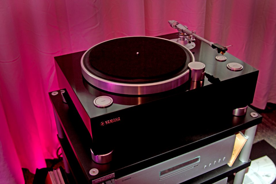 'I Ear' Audio Show 2019 31 Yamaha Turntable and Jelco tonearm