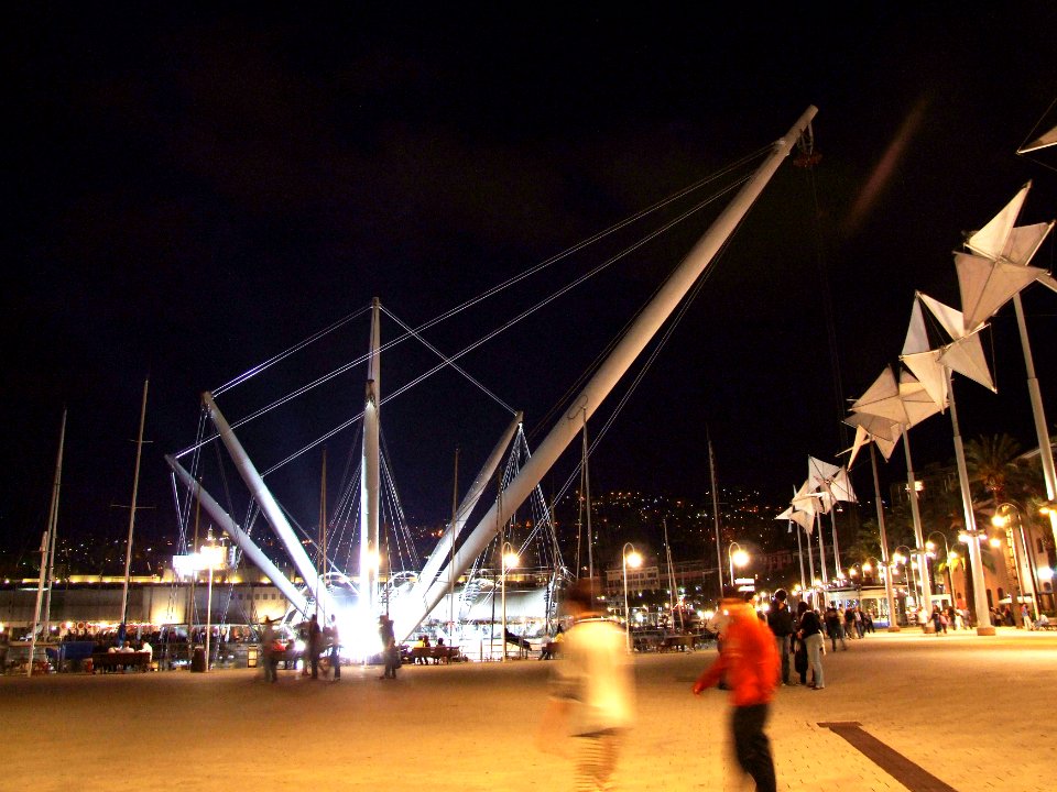 Genova-Porto-Liguria-Italy - Creative Commons by gnuckx