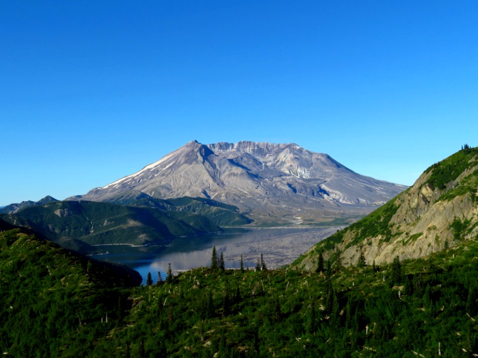 Spirit Lake at Norway Pass in WA