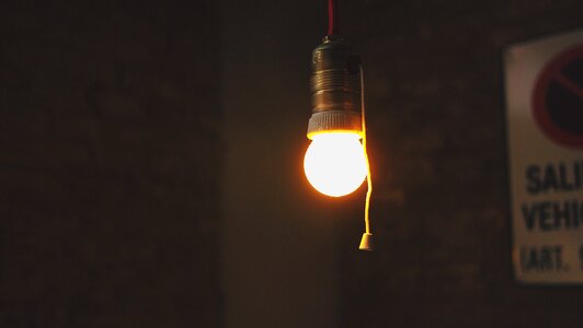 Light bulb switch