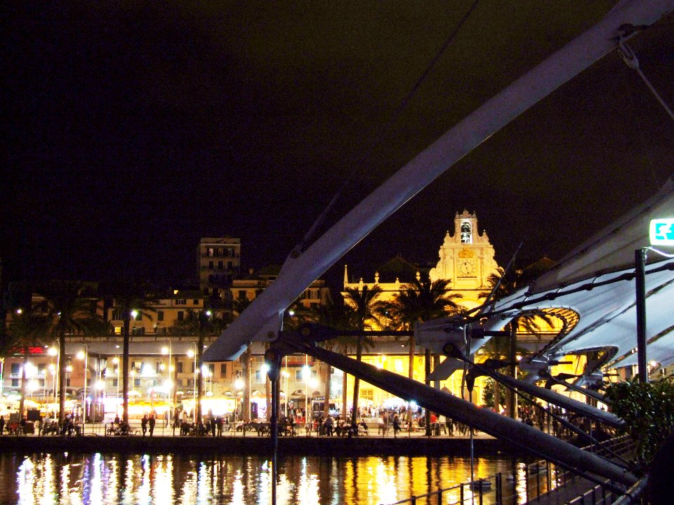 Genova-Porto-Liguria-Italy - Creative Commons by gnuckx