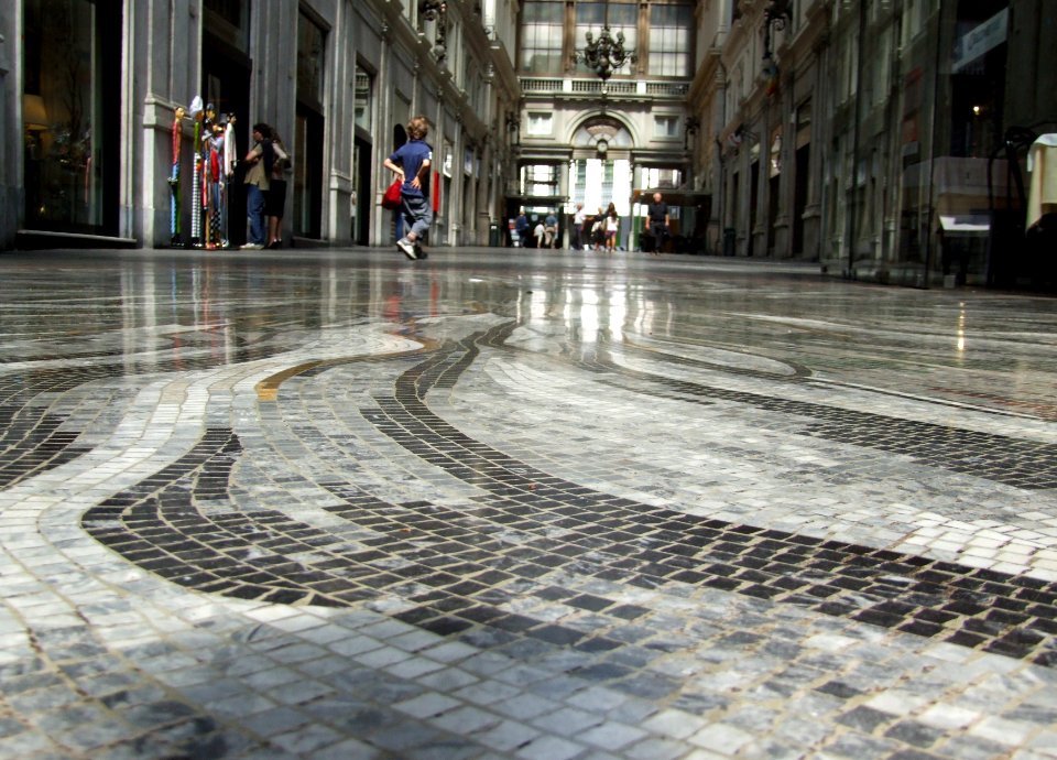 Genova-Galleria-Liguria-Italy - Creative Commons by gnuckx
