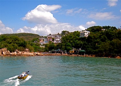 Entering Yung Shue Wan photo