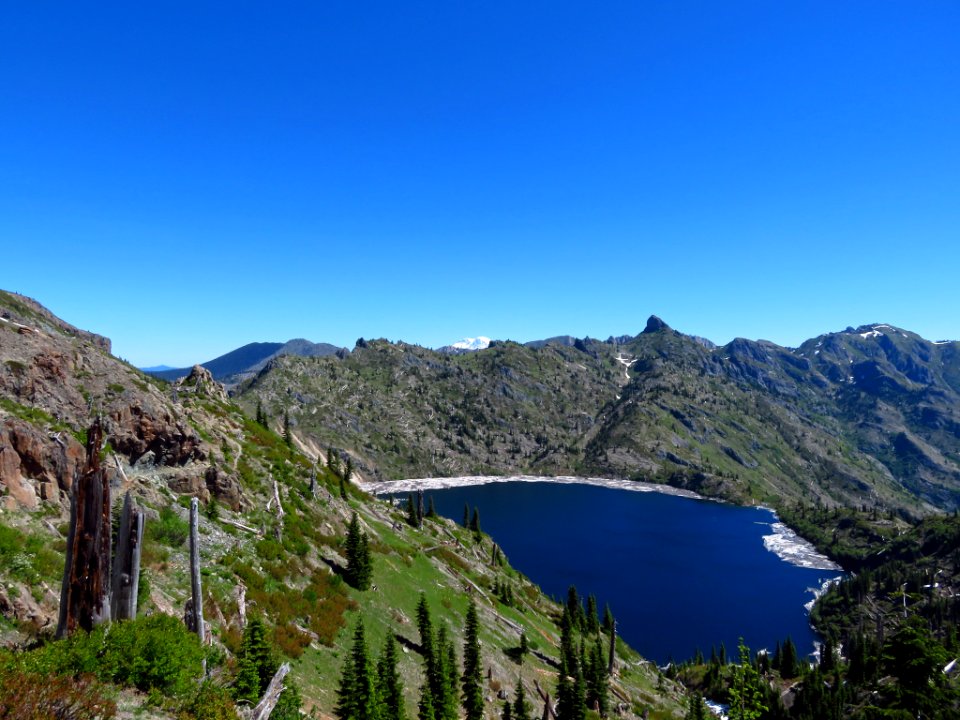St. Helens Lake at Mt. Margaret Backcountry in WA