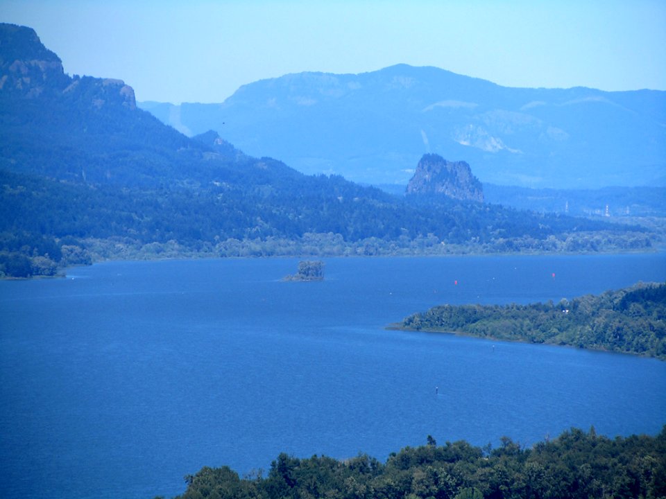 Beacon Rock at Columbia River Gorge in Washington