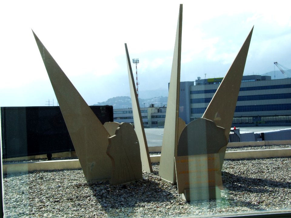 DSCF3841-Genova-Airport-Liguria-Italy-Castielli CC0 HQ