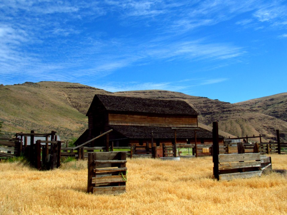 Murtha Ranch at Cottonwood Canyon SP in OR