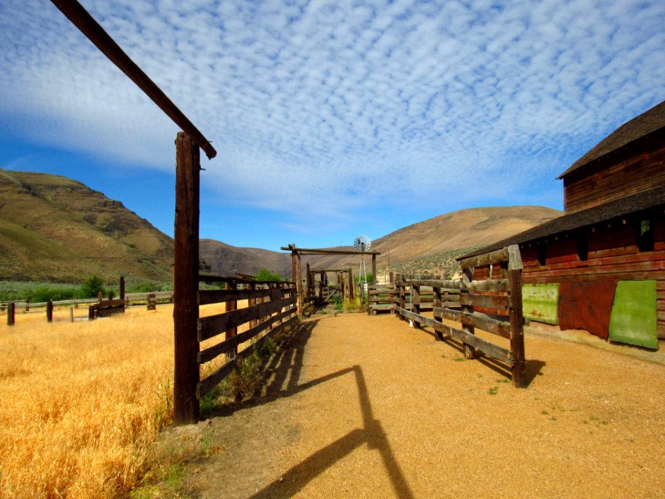 Murtha Ranch at Cottonwood Canyon SP in OR