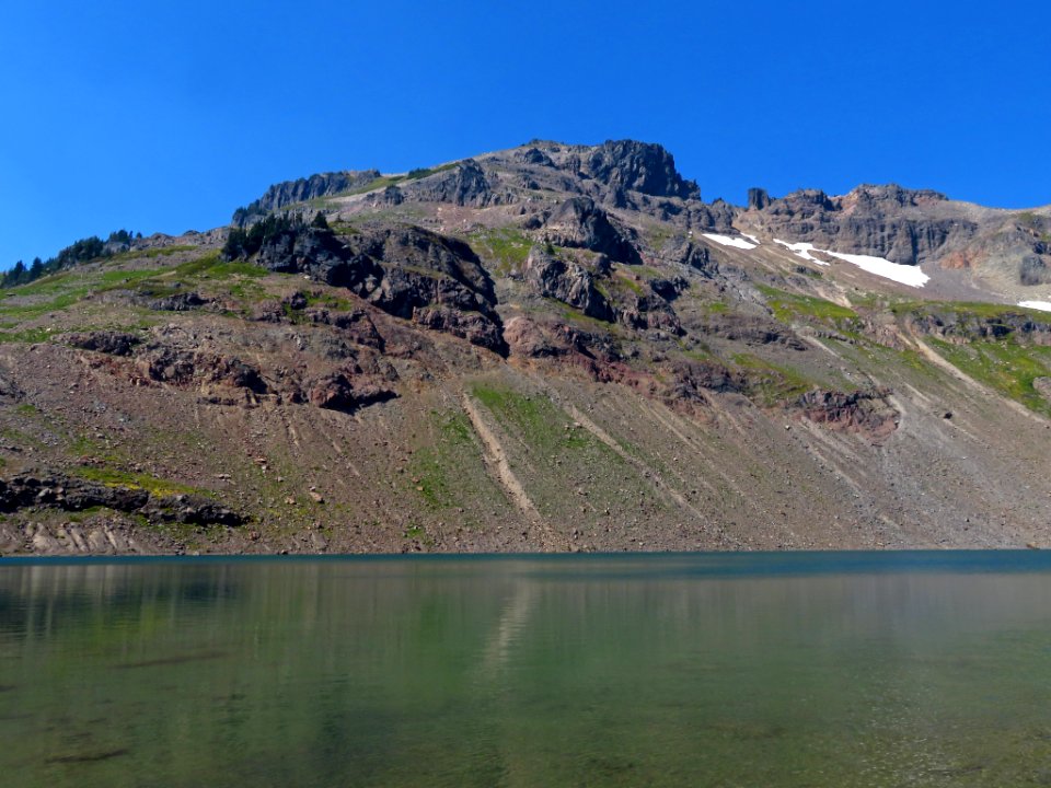 Goat Lake at Goat Rocks Wilderness in WA