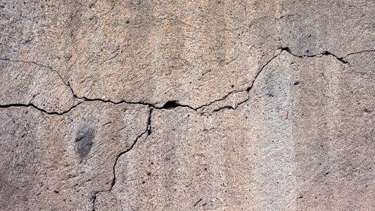 Layer crack cement photo