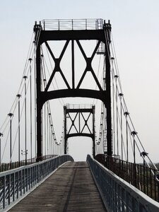 Bridge suspended architecture