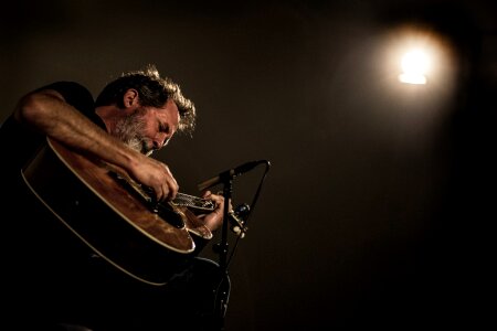 Oslo guitar performer photo