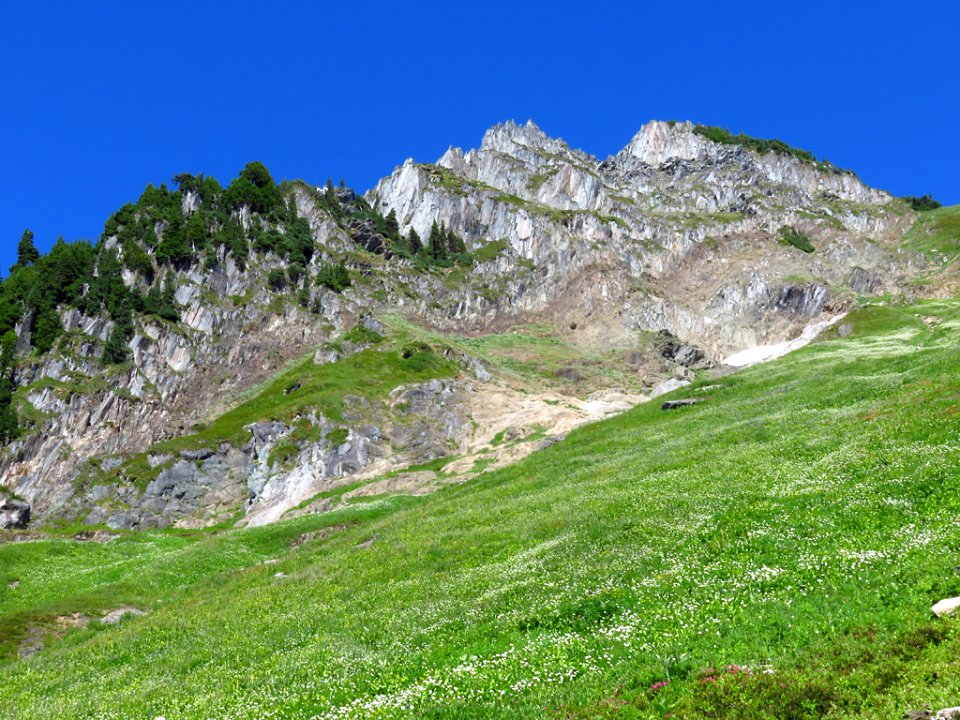 Hidden Lake Trail at North Cascades NP in WA