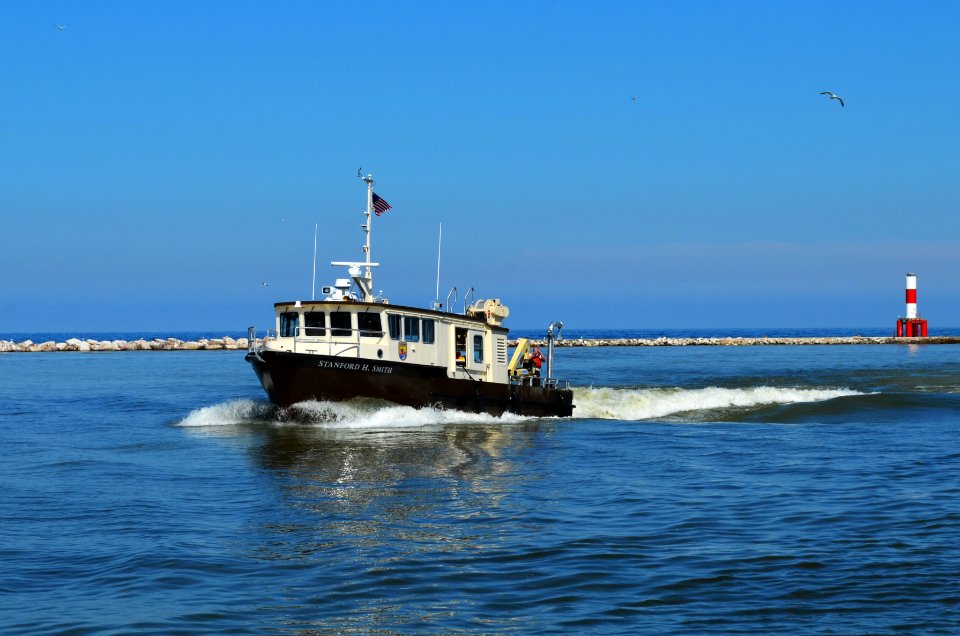 R/V Stanford H. Smith