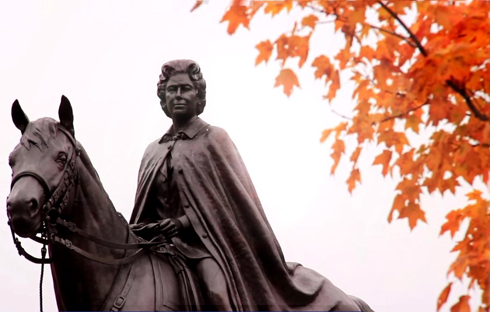 Canadian Queen Elizabeth II statue