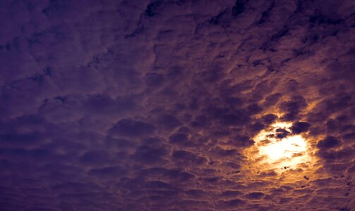 Red purple schäfchenwolke