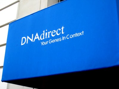 Do I Want my Genes Contextualized?