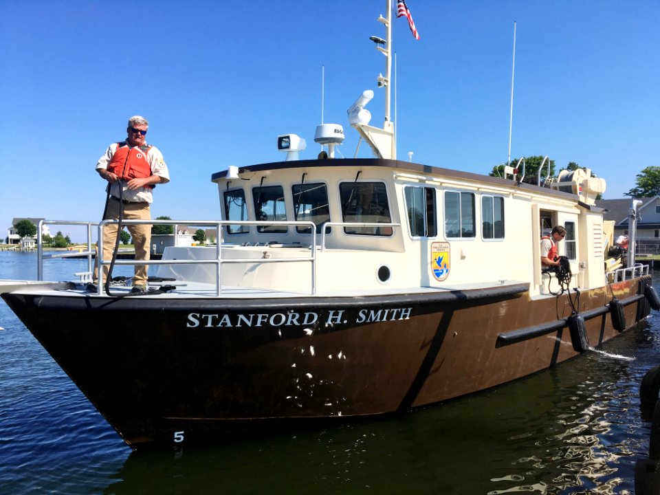 R/V Stanford H. Smith