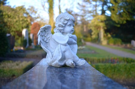 Statue mourning consolation